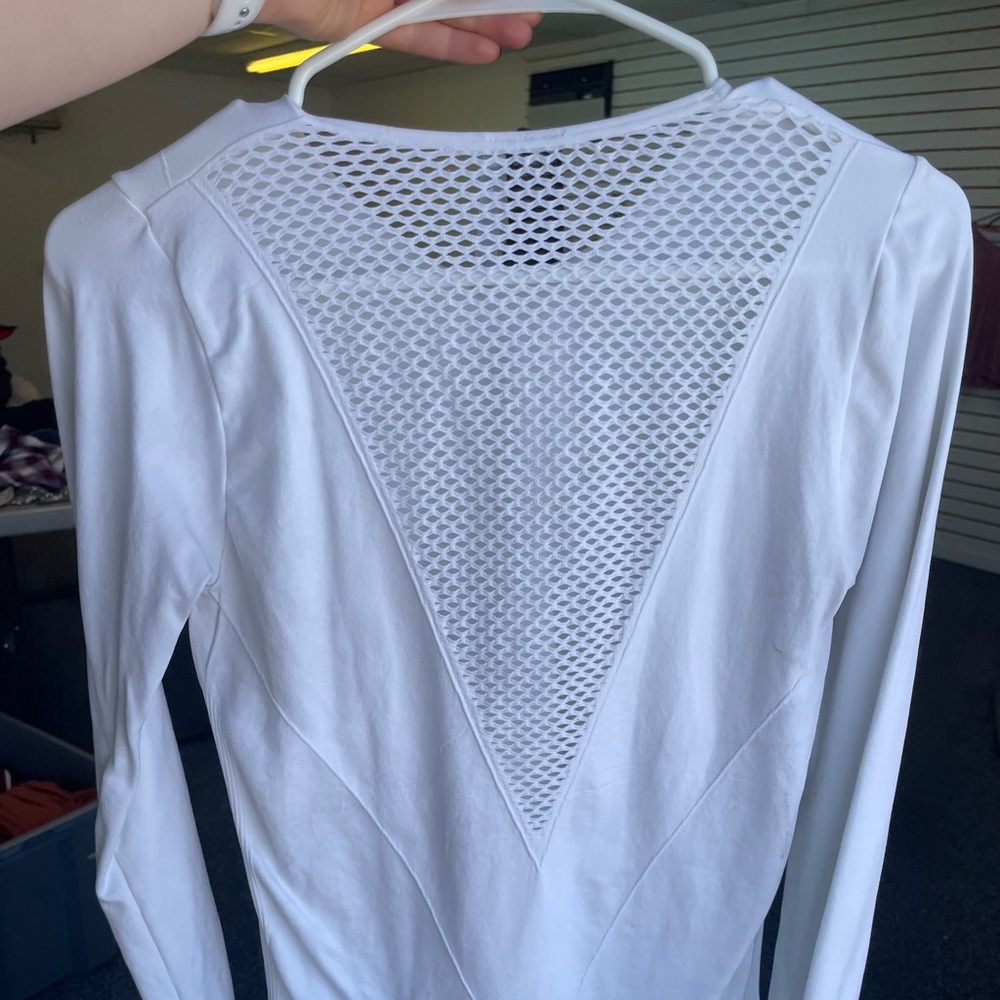 Mono B workout top